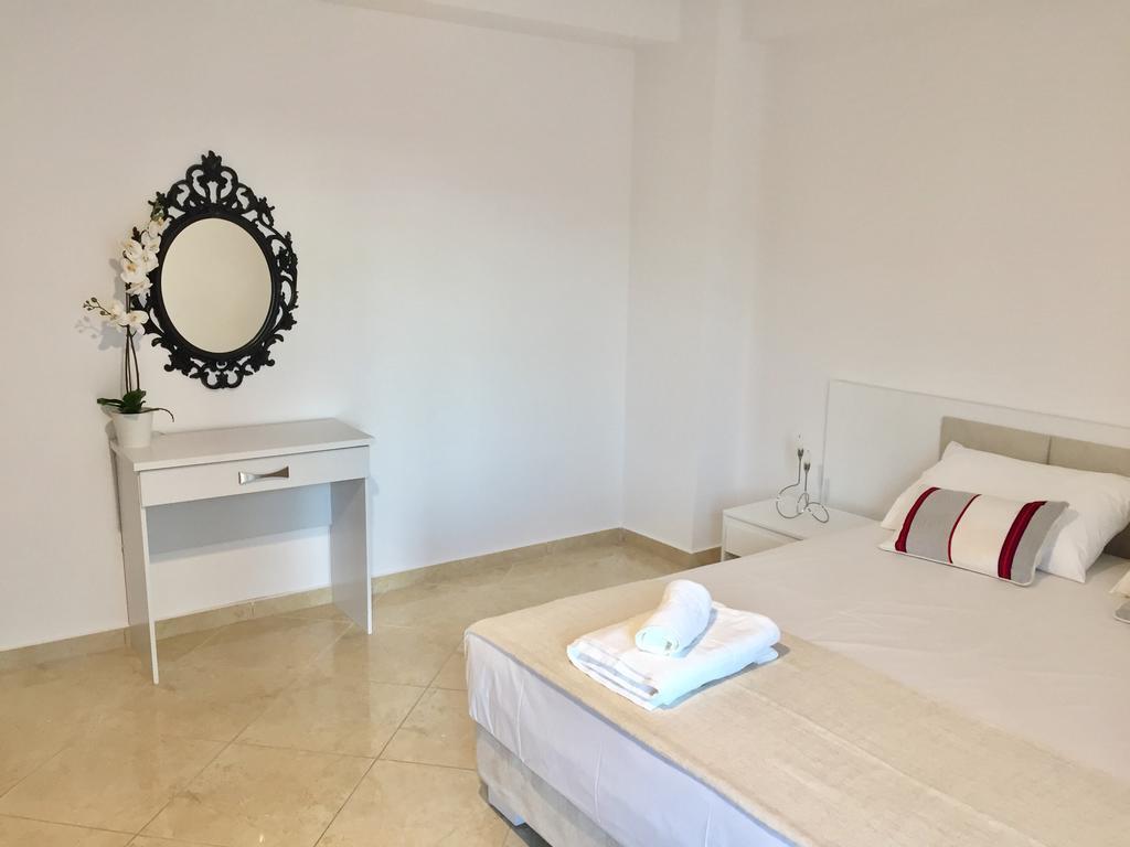 Sea And Sun Apartments Σαράντα Δωμάτιο φωτογραφία